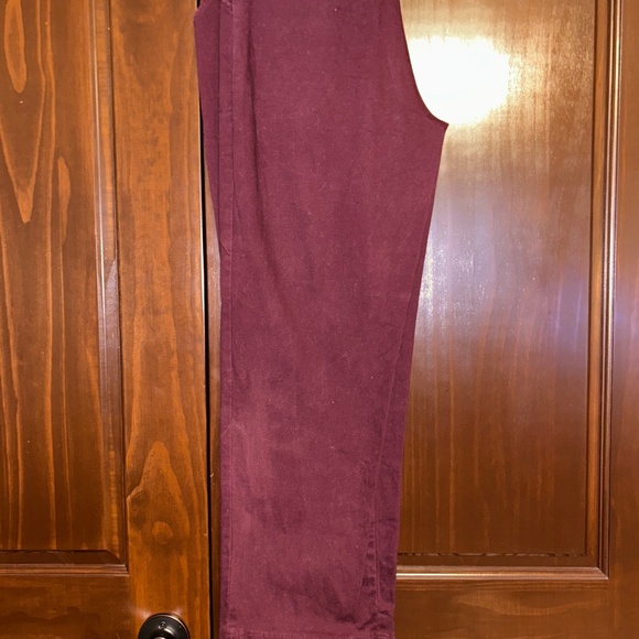 Women’s high-rise skinny ankle pull-on maroon pants - Picture 4 of 6